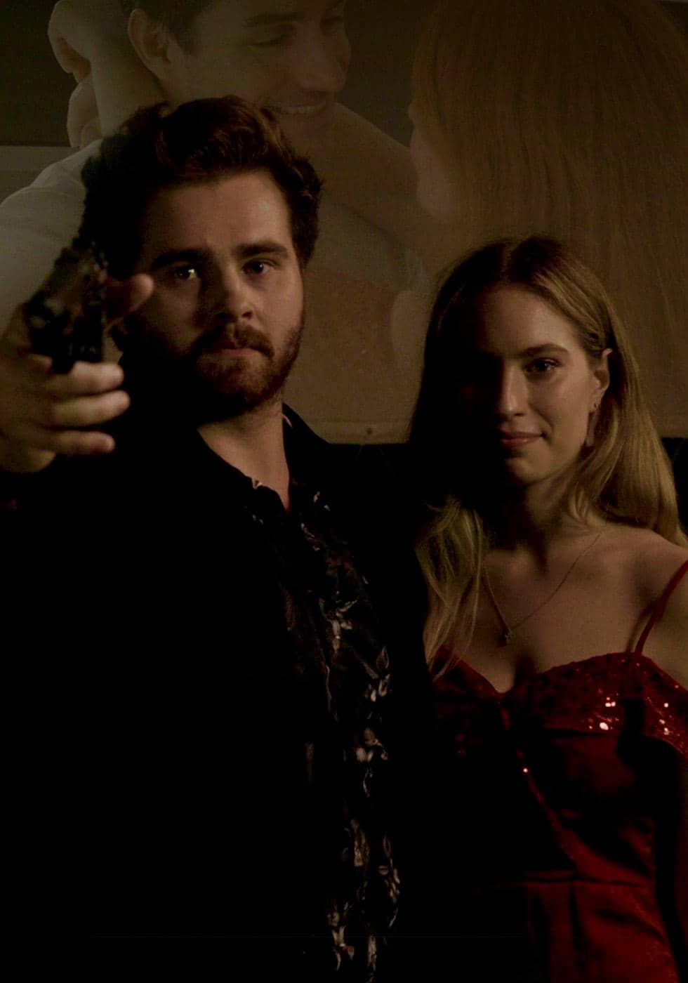 我的名人男友杀了我